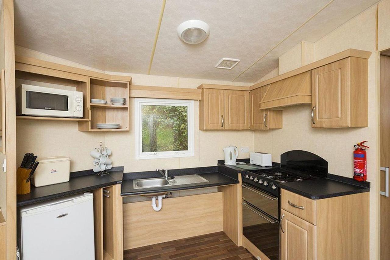 Whitecliff Bay Holiday Park Бембридж Экстерьер фото