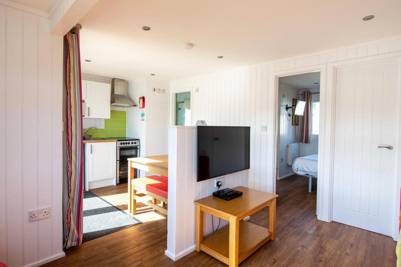Whitecliff Bay Holiday Park Бембридж Экстерьер фото