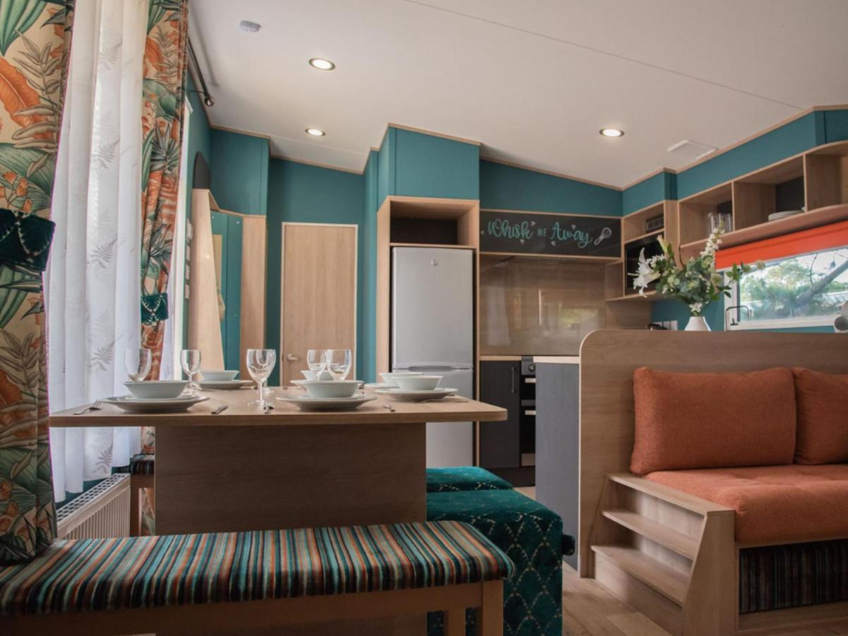 Whitecliff Bay Holiday Park Бембридж Экстерьер фото