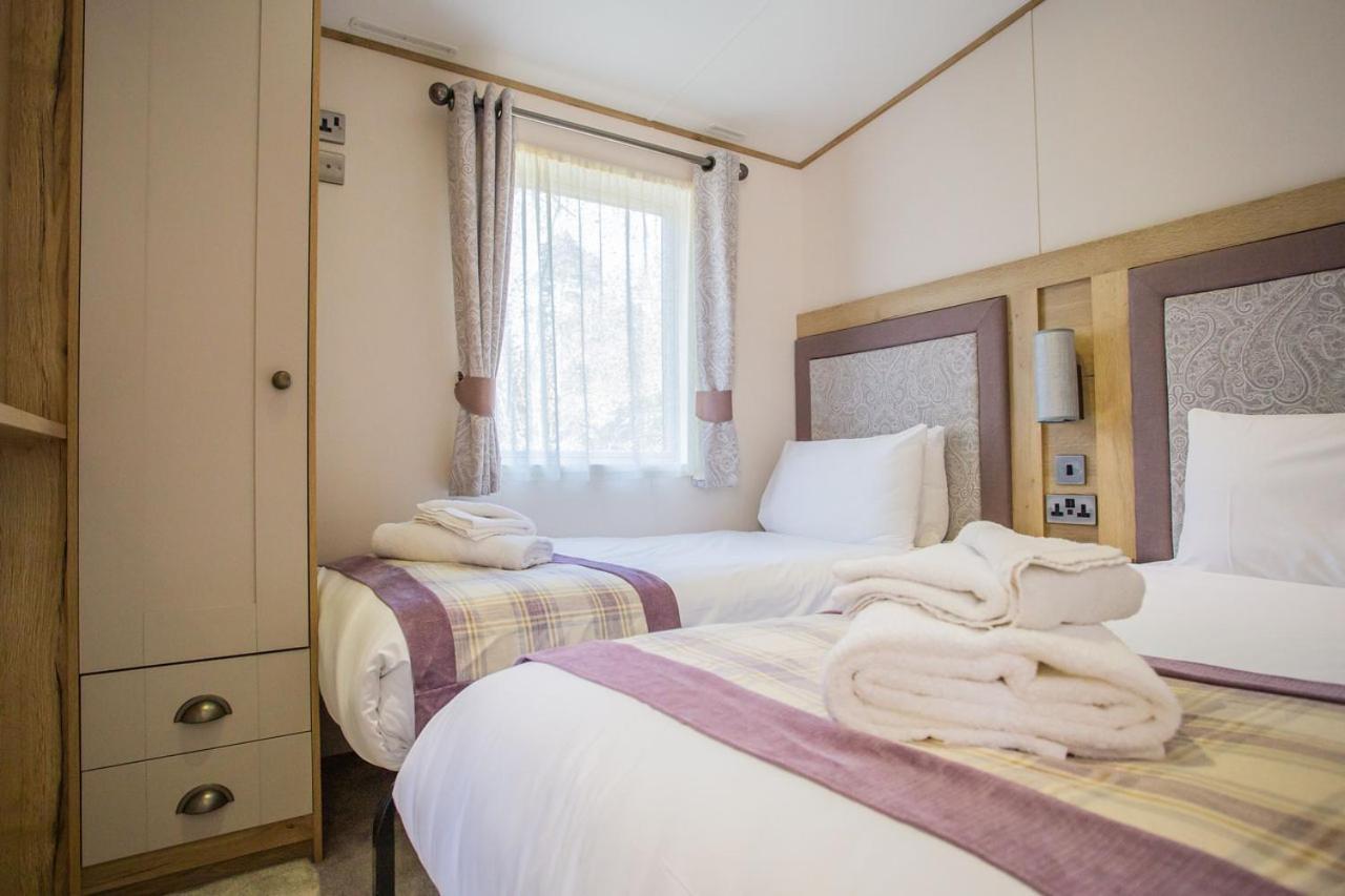 Whitecliff Bay Holiday Park Бембридж Экстерьер фото