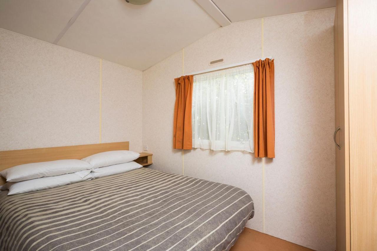 Whitecliff Bay Holiday Park Бембридж Экстерьер фото