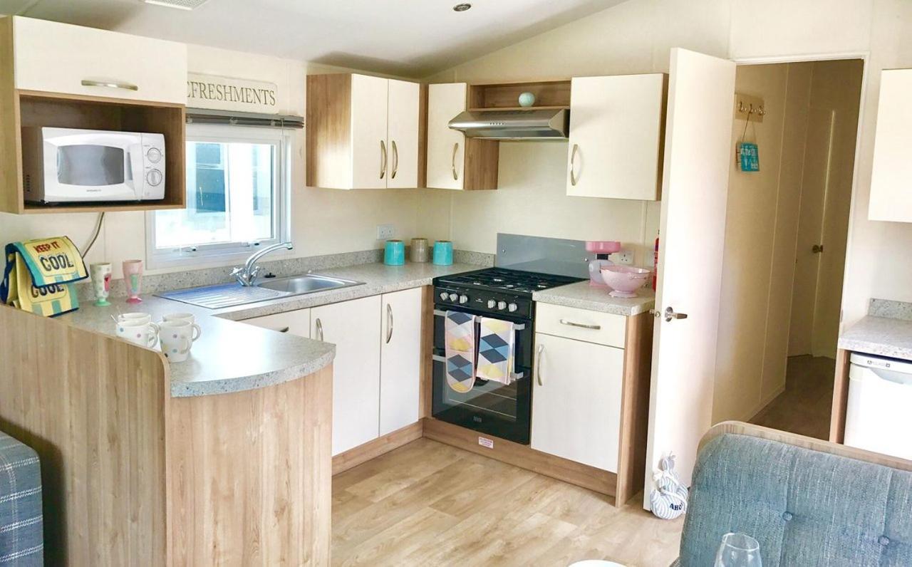 Whitecliff Bay Holiday Park Бембридж Экстерьер фото