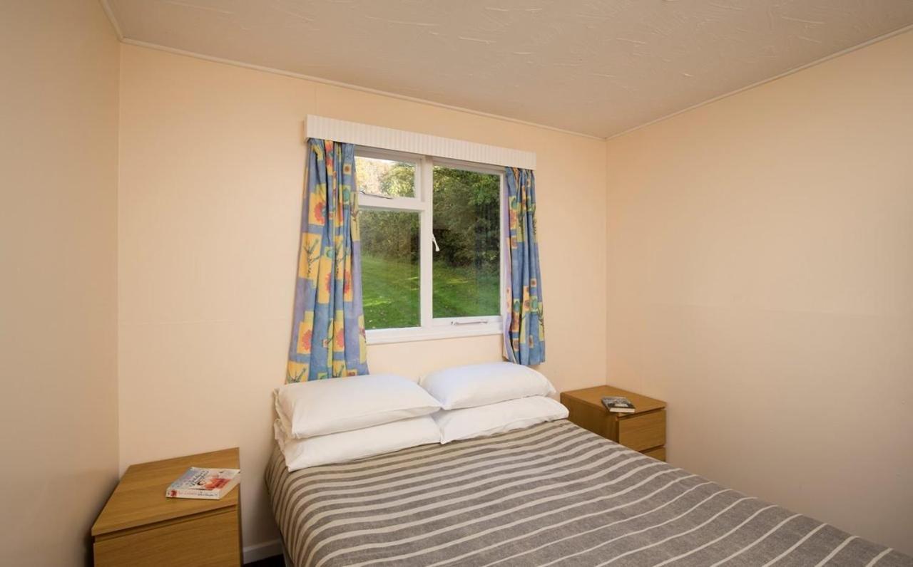 Whitecliff Bay Holiday Park Бембридж Экстерьер фото