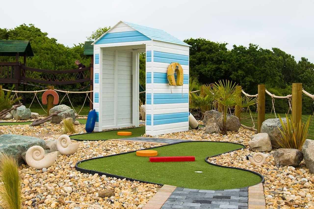 Whitecliff Bay Holiday Park Бембридж Экстерьер фото