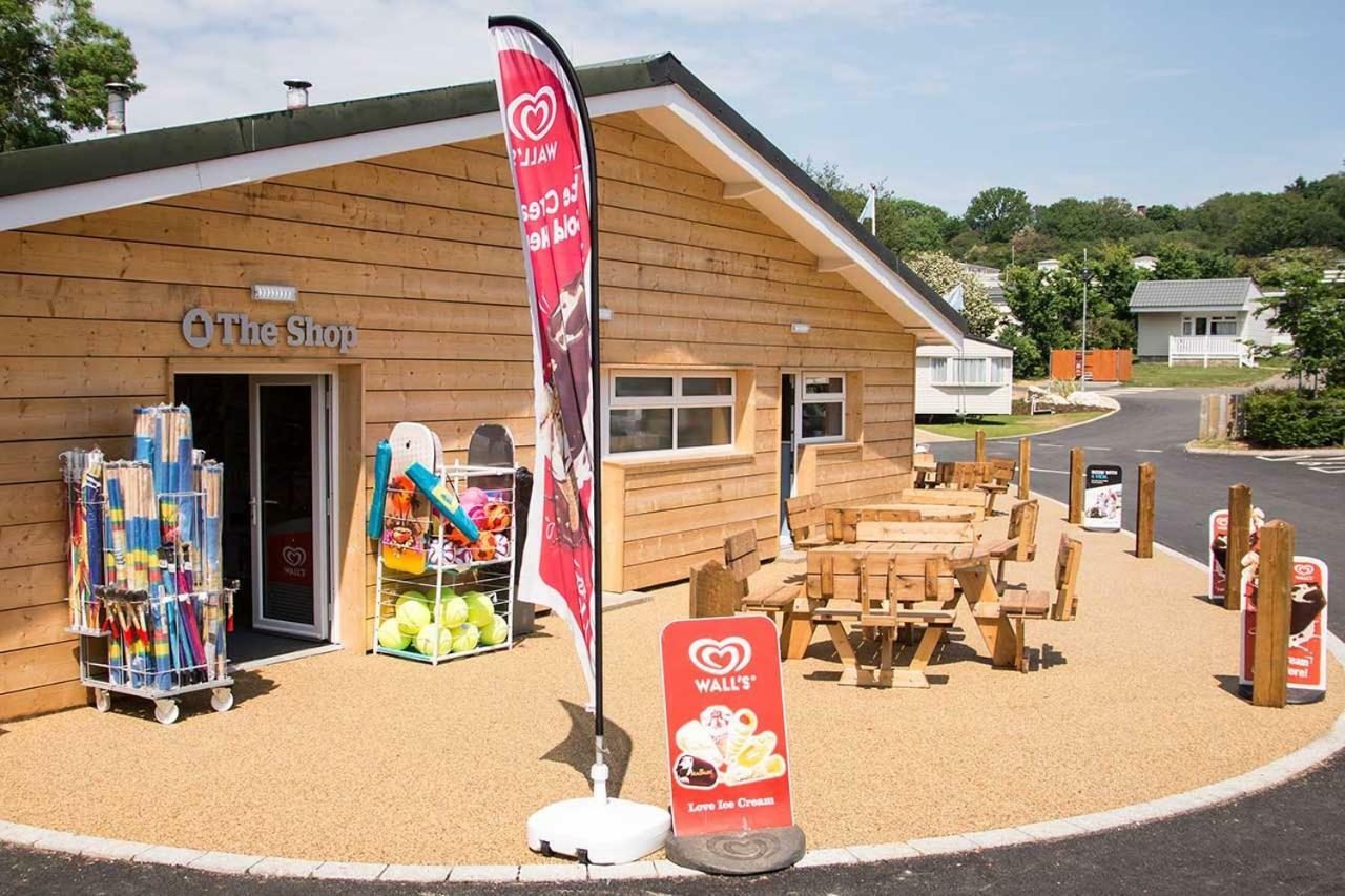 Whitecliff Bay Holiday Park Бембридж Экстерьер фото
