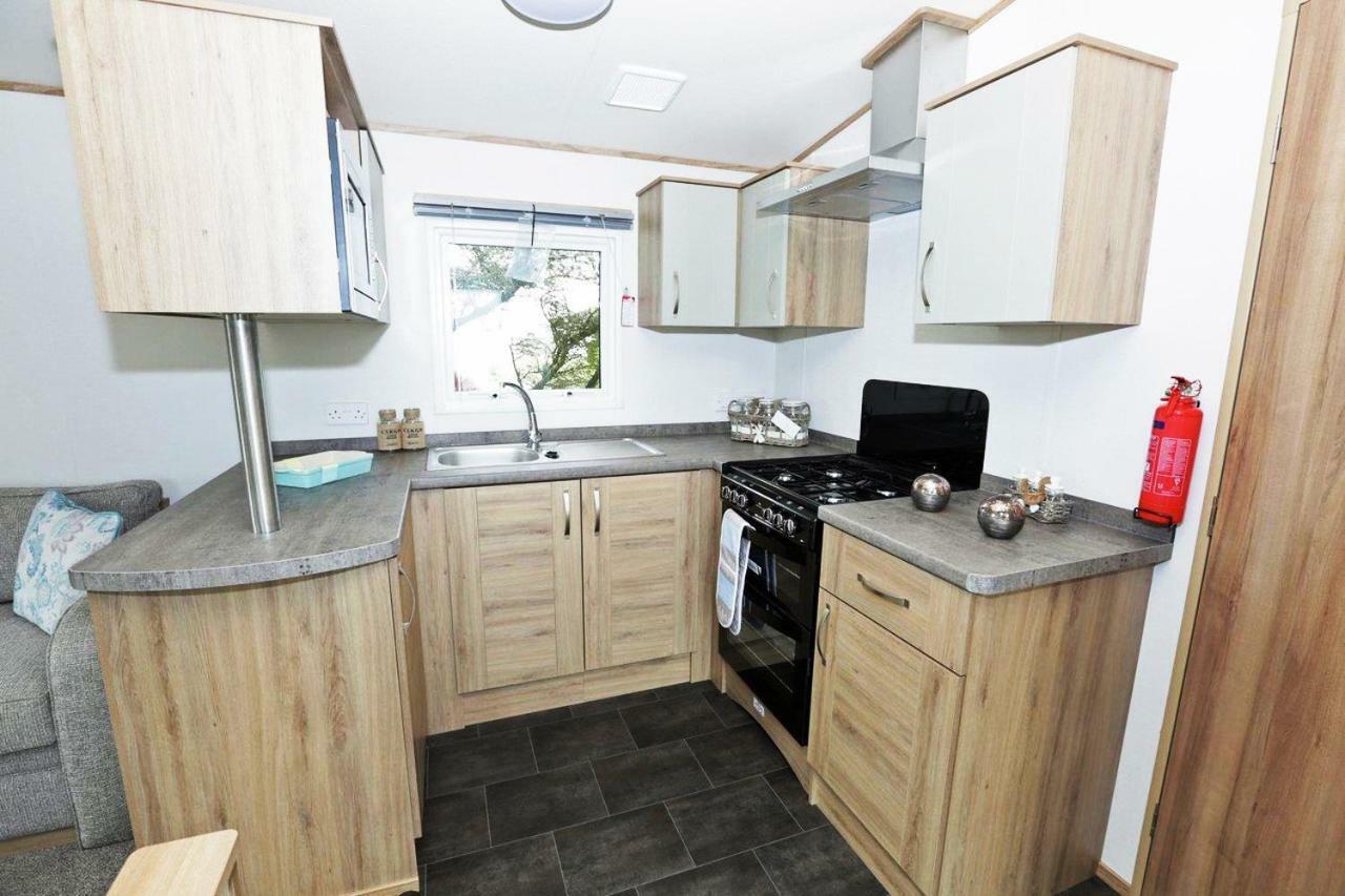 Whitecliff Bay Holiday Park Бембридж Экстерьер фото