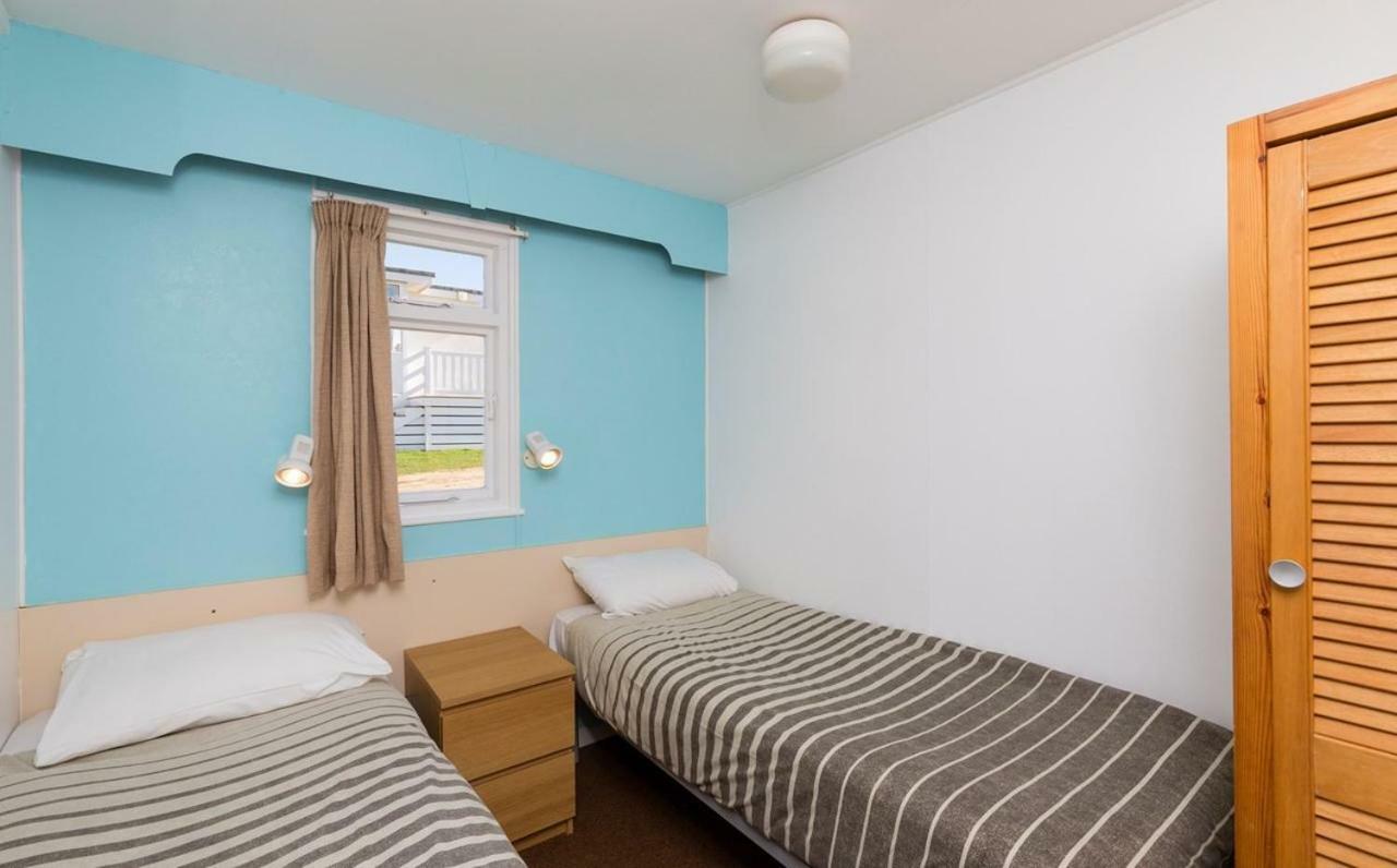 Whitecliff Bay Holiday Park Бембридж Экстерьер фото